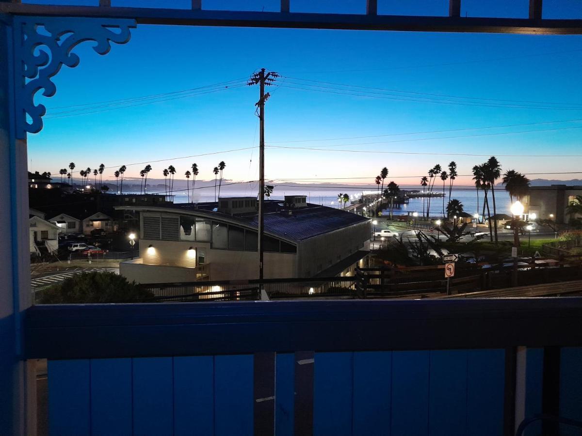 Howard Johnson By Wyndham Santa Cruz Beach Boardwalk Exterior photo